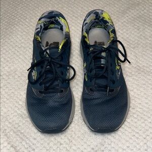 Men’s Brooks Running Shoes with Cushioned Midsole and Breathable Mesh